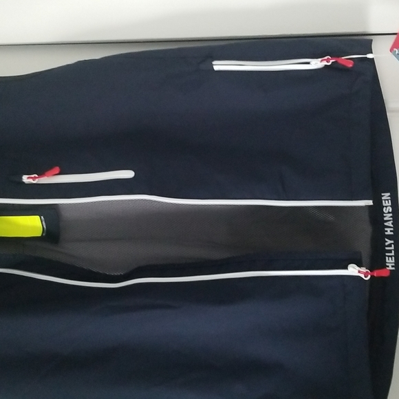 VEST - Picture 5 of 7